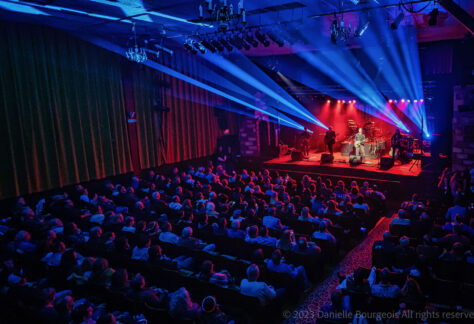 A sold out crowd of friendly faces, smiles and cheers made for the perfect night with over 500 new friends at St. John Theatre in Reserve, LA.